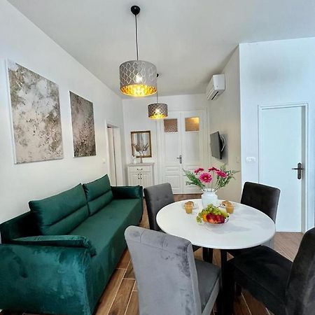 Lux Apartmans Pula Exterior photo